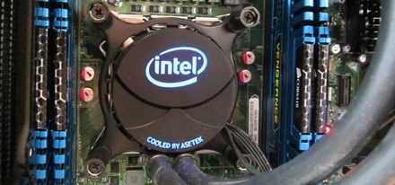 Intel muestra su refrigeración líquida para Sandy Bridge-E